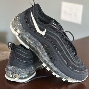 Nike Men's Black/White Air Max with Clear Speckled Air Unit